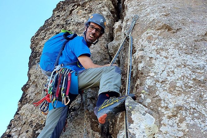 Professional climbing guide - The Expertise of Local Guides like Fernando and Their Approach