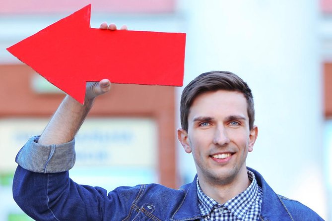 Professional Guide Services with social-distance bus - Explore Warsaws Historic Heart with a Private Guided Tour