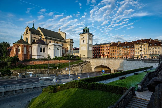 Professional Guide Services with social-distance bus - Walking Through Warsaw’s Old Town Square