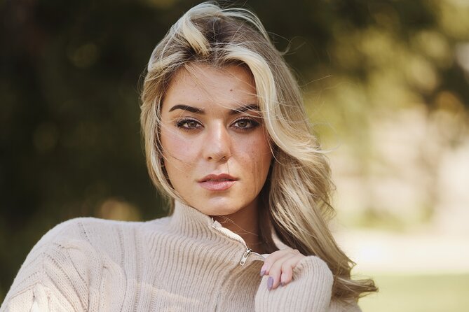 Professional Photoshoot Experience in Los Angeles - Closer Views of the Hollywood Sign and Iconic LA Vibe