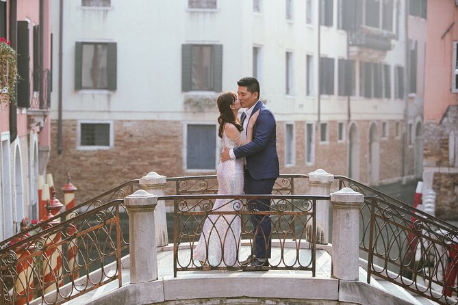 Professional Photoshoot in Venice - The Photographer’s Approach: Knowledgeable and Personable