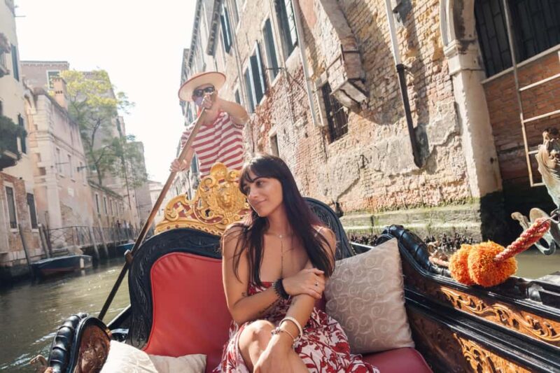 Professional Photoshoot in Venice - Authentic Venice Moments in Lesser-Known Corners