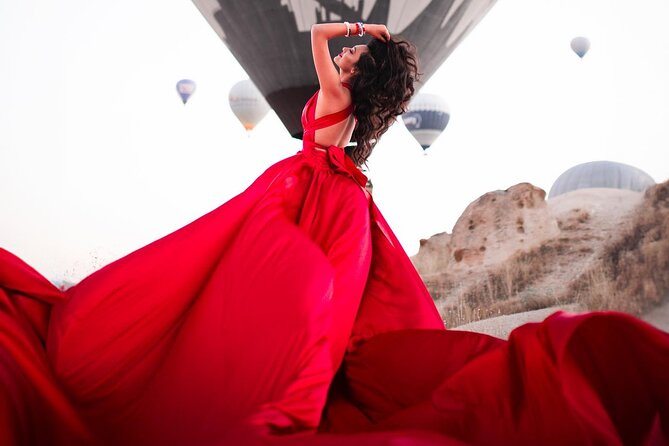 Professional Photoshoot with Hot Air Balloons View in Cappadocia - Key Points