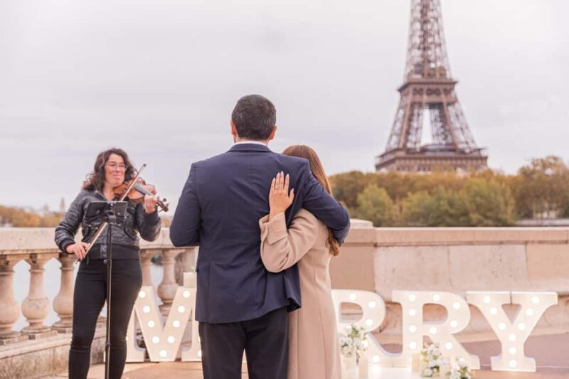 Proposal 'Marry Me' - Big letters - Paris Proposal Planner - Elevate Your Paris Proposal with Oversized "Marry Me" Letters