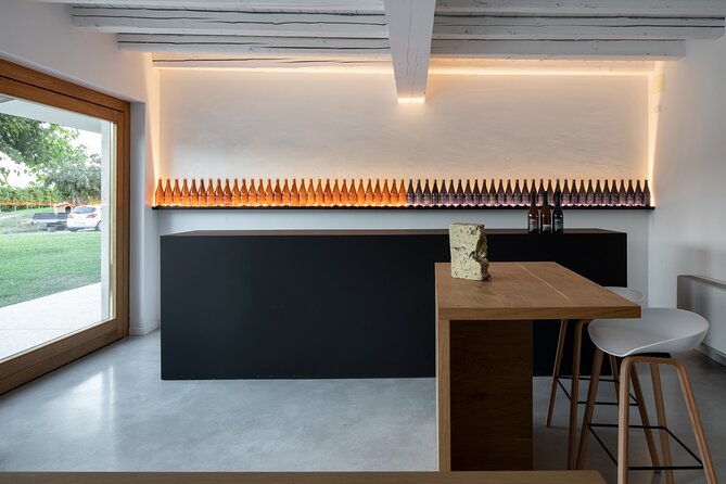 Prosecco tasting, appetizers and tour of the cellar and vineyards - Tasting Four Sparkling Proseccos with Sensory Analysis