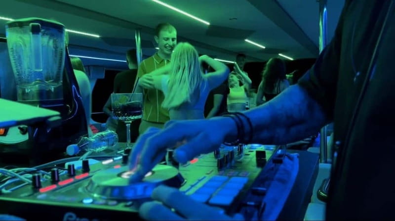 Protaras: 80s and 90s Sunset Cruise with Cypriot Dinner & DJ - Sunset Views and Nighttime Atmosphere