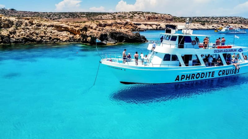 Protaras: Turtle Cove & Blue Lagoon Cruise - Food, Drinks, and Facilities Onboard