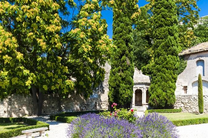 Provence in One Day Small Group Day Trip from Avignon - Departing from Avignon to Explore Provence’s Best Towns