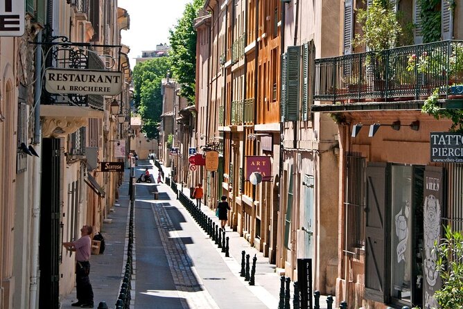 Provence, Vineyards and Lavender Fields Private Day Trip - Optional: Swimming and Relaxing in Provences Lakes