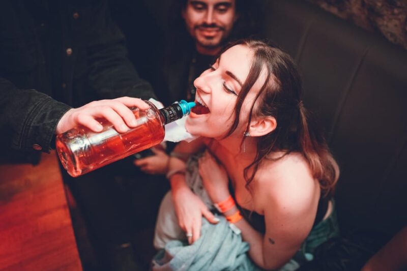 Pub Crawl 1hr Unlimited Beer + Vodka then Clubs in Katowice - What’s Included: Drinks and Guided Fun in Katowice