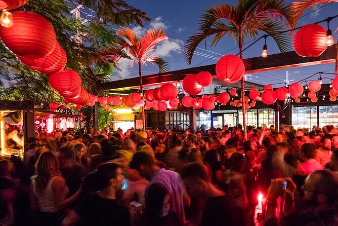 Pub Crawl Miami - Wynwood Walls: Art and Photos Amidst Murals