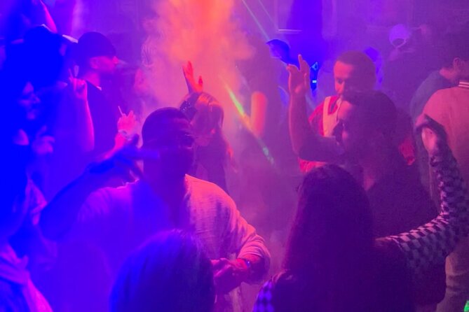 Pub Crawl Nice : Drink, Laugh, Meet the World - Key Points