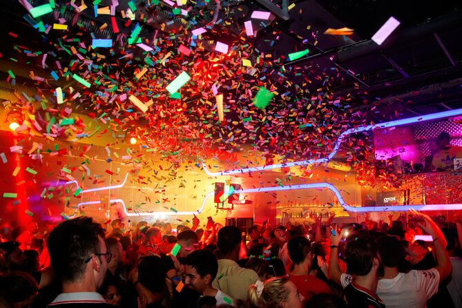 Pub Crawl + Party Night (3 Bars +VIP Entrance to a top Club ) - Discover the Ultimate Night Out in Seville with a Pub Crawl and VIP Club Entry