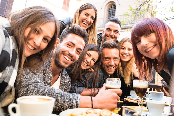 Pub Trail Brussels: an adventure full of surprises - Iconic Public Landmarks: Manneken-Pis and Jeanneke Pis