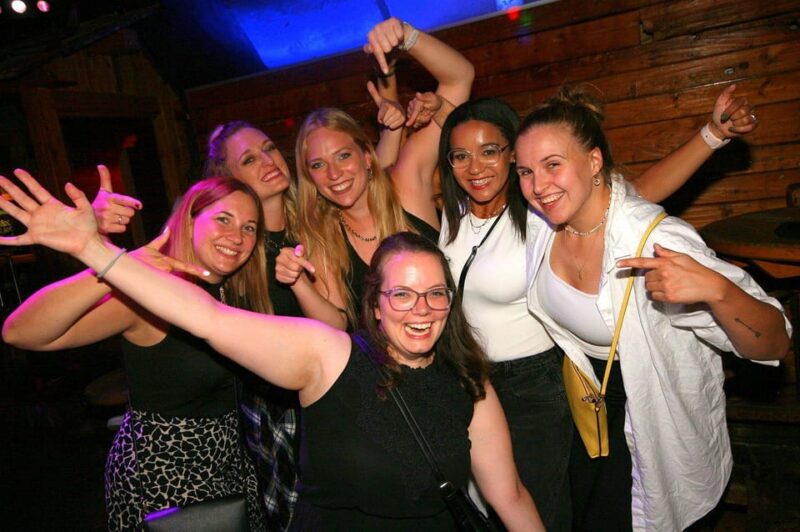 Pubcrawl Augsburg: Tour through best Bars and Clubs in Town - Explore Augsburgs Best Bars and Clubs on a Guided Pub Crawl