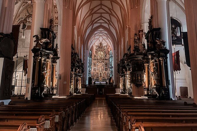 Public 4h tour to filming locations of The Sound of Music Movie - Reenacting the Wedding at Basilika St. Michael