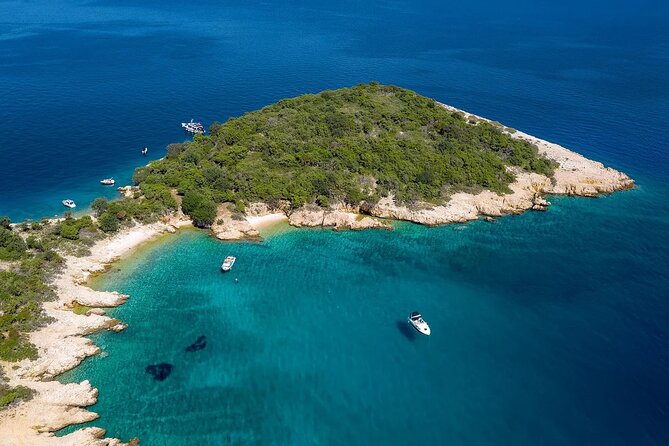 PUBLIC 5,5h Plavnik Island Half-day Boat Trip - Visiting the Love Cave and Natural Rock Formations