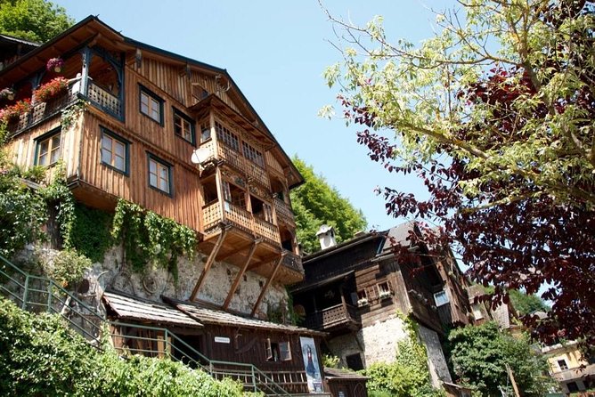 Public 8h tour to sites of "The Sound of Music Movie" & Hallstatt - The Wedding Scene at Basilika St. Michael