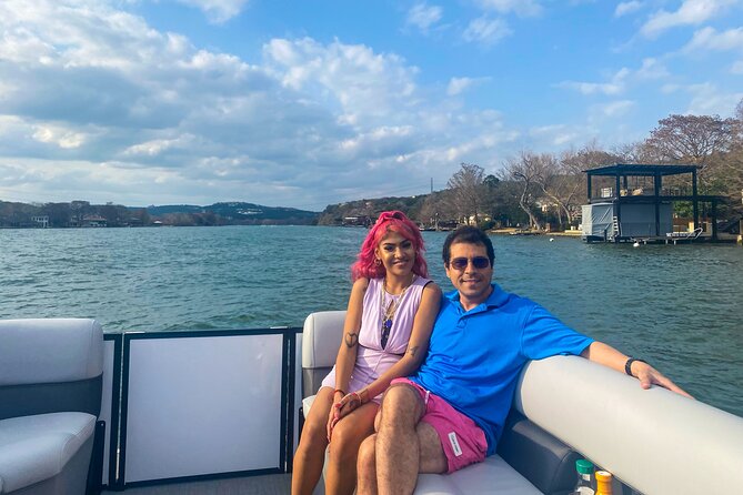 Public Lake Austin Boat Tour with Full Sun Shading - The Role of the Guide and the Tour Atmosphere