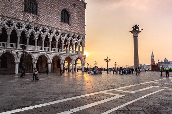 Public tour: Doge's Palace with St. Mark's Basilica & Gondolas - Discover Venices Rich Heritage and Iconic Views with the Doges Palace, St. Marks Basilica & Gondola Tour