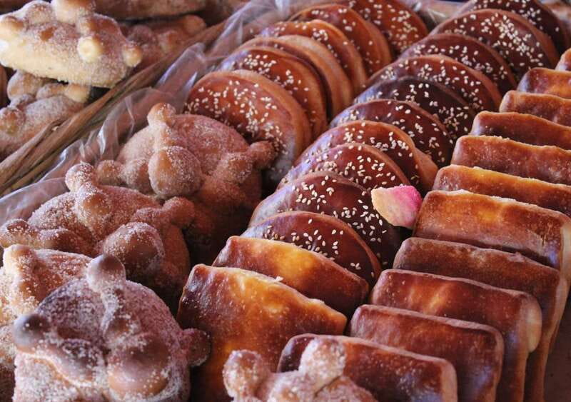 Puebla: Piled Stones Valley and Zacatlán Private Day Tour - Walking Among the Towering Rocks of Piedras Encimadas