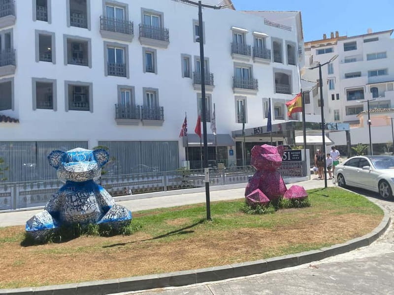 Puerto Banús: Private harbor tour with tapas & drinks - The Value of a Private Group Experience