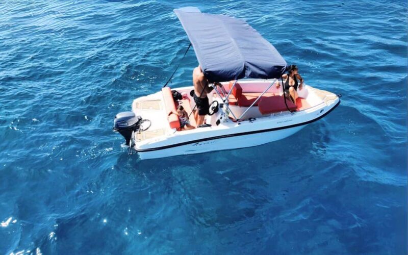 Puerto Colon: La Nina Boat self drive, No licence Tenerife - Discovering Tenerife’s Hidden Covess and Coastal Features