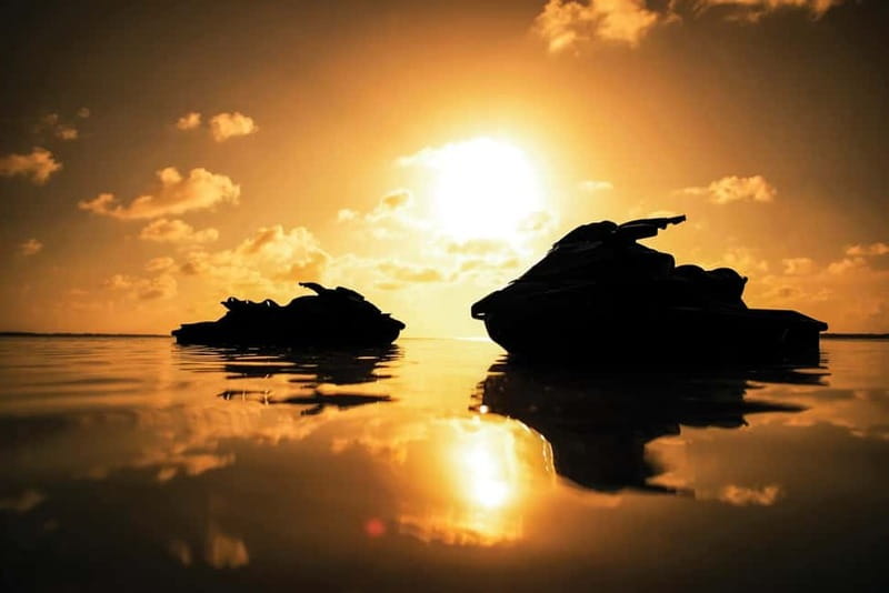 Puerto del Carmen: 40-Minute Jet Ski safari on Playa Chica - Puerto del Carmen: 40-Minute Jet Ski Safari on Playa Chica