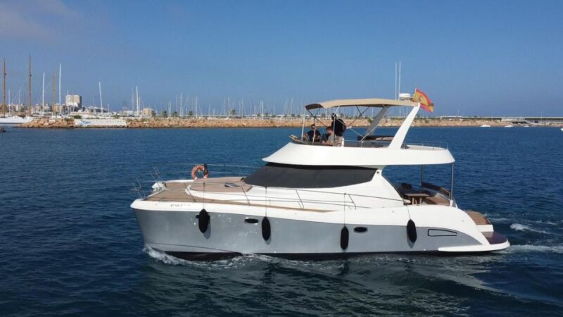 Puerto del Carmen: Catamaran Trip with Water Sports - Comparing this Tour to Similar Experiences in Lanzarote