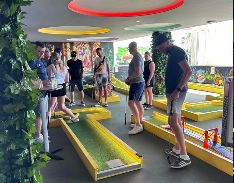 Puerto del Carmen: Indoor 18 hole Crazy Mini Golf Experience - Guided by Friendly, Bilingual Staff