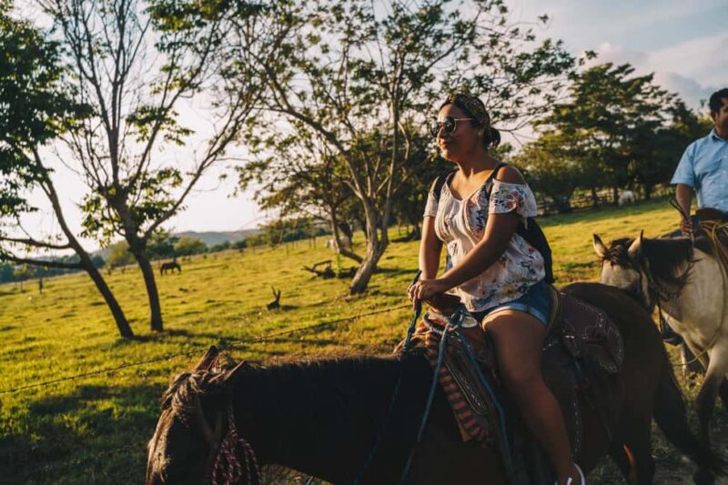 Puerto Escondido: Horseback riding to the Atotonilco hot springs. - Hot springs and thermal waters at Atotonilco