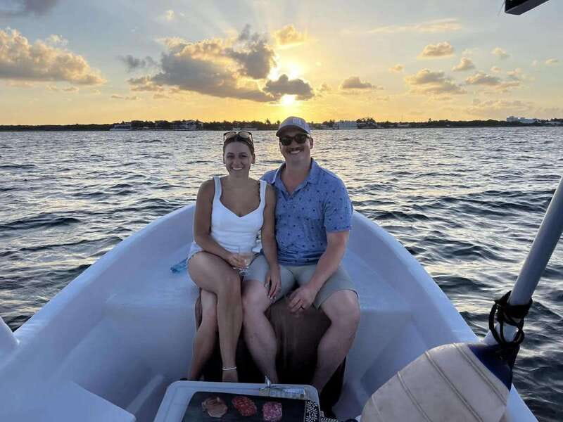 Puerto Morelos: Private Sunset Cruise with Snacks & Drinks - Watching the Sunset: A Picture-Perfect Moment