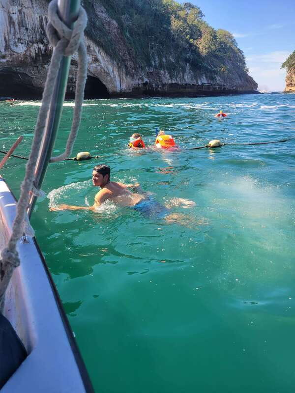 Puerto Vallarta: 3-Hour Whale Watching and Snorkeling - The Guides Role and Expertise During the Tour