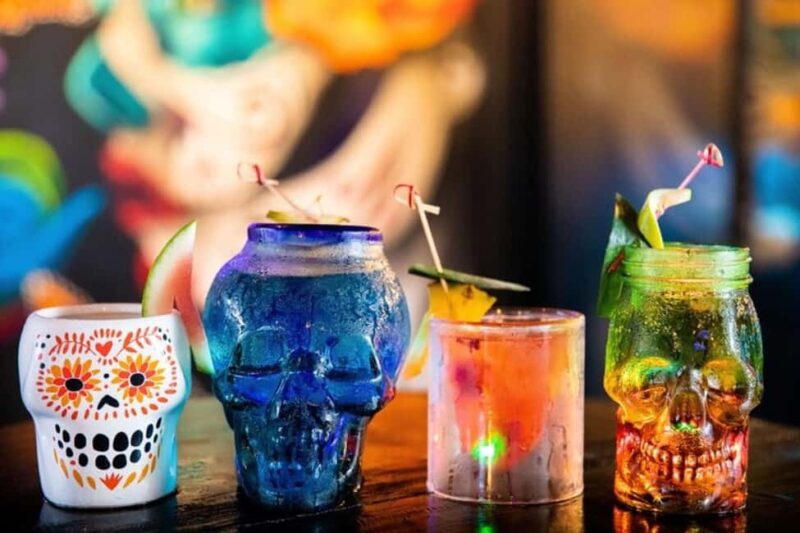 Puerto Vallarta: Cabaret Show with Cocktails & Costumes - Who Will Enjoy This Night Out?