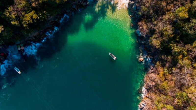 Puerto Vallarta: Catamaran to Arcos, Colomitos and Animas - Key Points