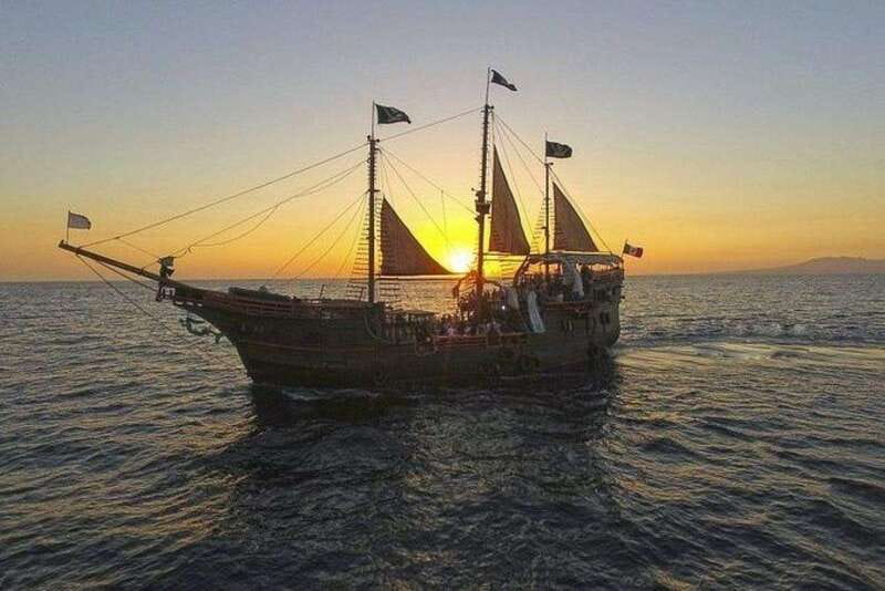 Puerto Vallarta: Fireworks and Dinner on the Bay - The Pirate Show and Party Atmosphere