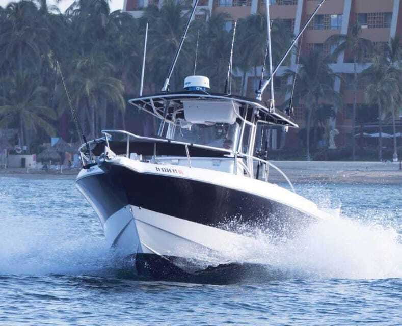 Puerto Vallarta: Fishing Cachi I 28 - Additional Perks and Onboard Comforts