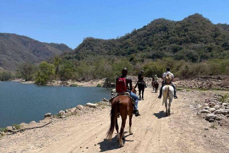 Puerto Vallarta: Horseback Riding at Hacienda Doña Engracia - Tequila Tasting Guided by Experts