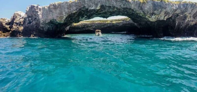 Puerto Vallarta: Marietas Paradise Tour + Lunch & Open Bar - Explore the Marietas Islands: A 6-Hour Marine Adventure from Puerto Vallarta