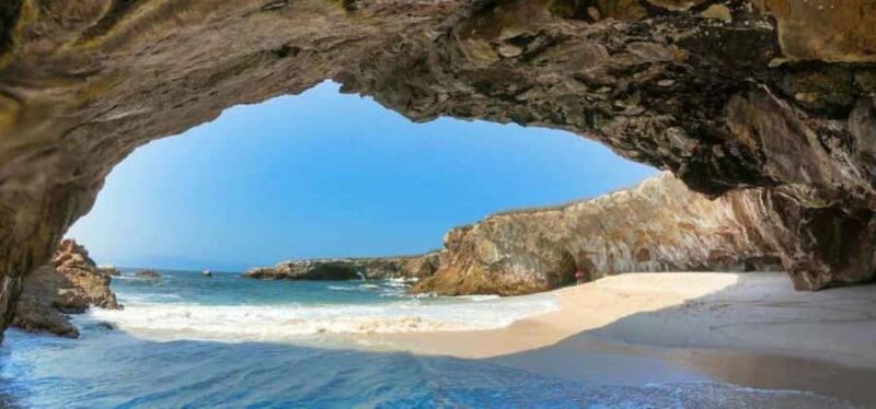 Puerto Vallarta: Marietas Paradise Tour + Lunch & Open Bar - The Marietas Islands: A National Park with Stunning Marine Life