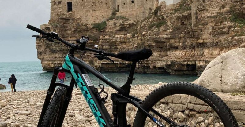 Puglia: rent e-bike. Self guided tours - From Alberobello to Locorotondo: Scenic Stops in the Heart of Puglia
