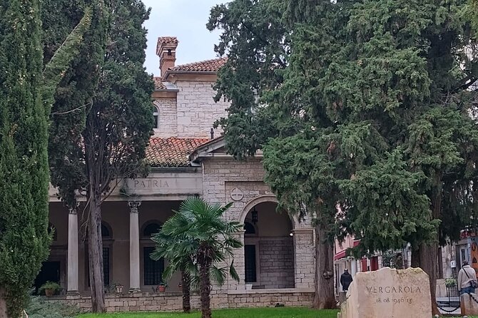 Pula 2 Hour Private Tour in English or Czech Language - Twin Gate and Zerostrasse: Ancient Entrances and Underground Tunnels