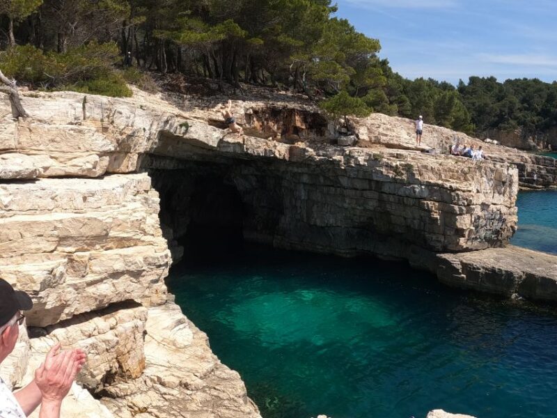 Pula: Bike Tour of Ancient Pula & Aquatic Adventures - Swimming and Cliffs at Pigeons Cave (Grotta dei Colombi)