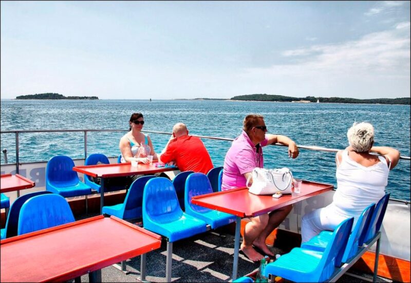 Pula: Harbor Cruise with unlimited Drinks - Discover Pula from the Water with a Harbor Cruise for $41