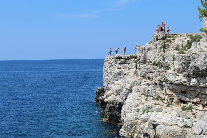 Pula Highlights Bike Adventure - The Lungomare Promenade and Beaches: A Relaxing Stop