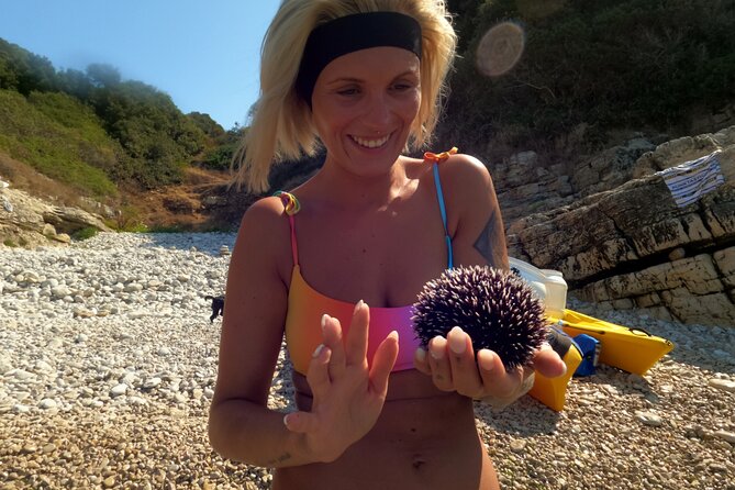 Pula Kayak Tour-Cliff jumping,snorkeling& free GoPro pictures - Logistics and Group Size