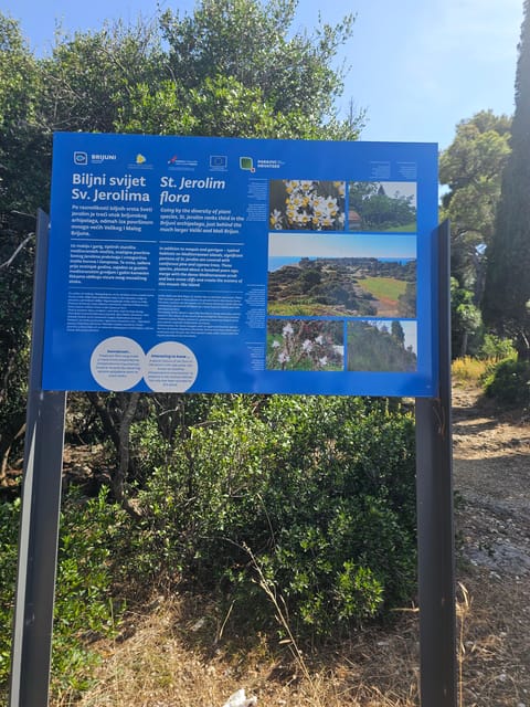 Pula: Kayak Tour to Island St. Jerolim and Kozada - Paddling Back with Stories and Scenic Coastlines