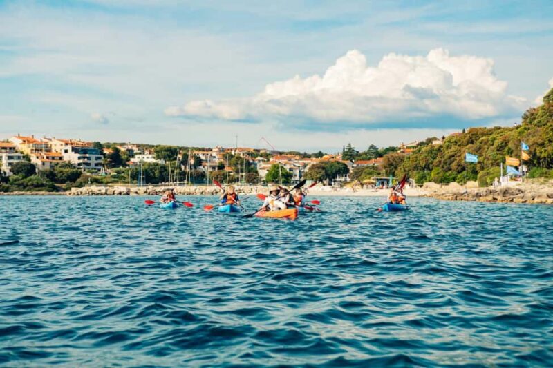 Pula: Three Island Kayak Tour with Cave Photo & Snorkeling - The Relaxing Atmosphere of Frakeri Island