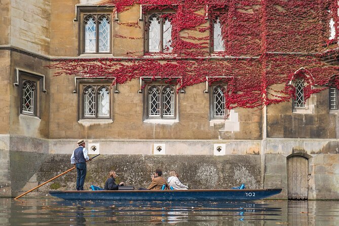 Punting Tour in Cambridge - Starting Point at Cambridge’s City Centre Punting Stations