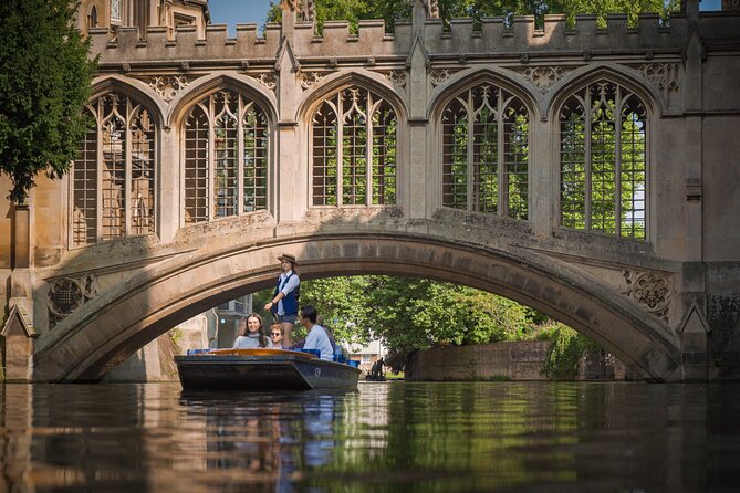 Punting Tour in Cambridge - Crossing the Covered Bridge at St. John’s College